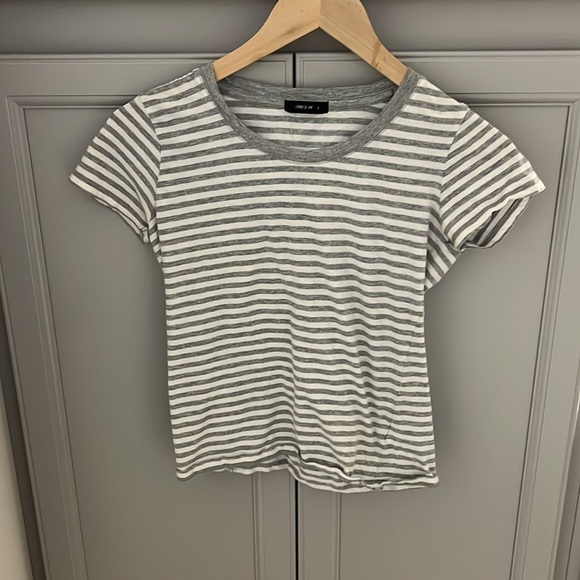 Womens grey/white striped crop top size small euc - Picture 3 of 8
